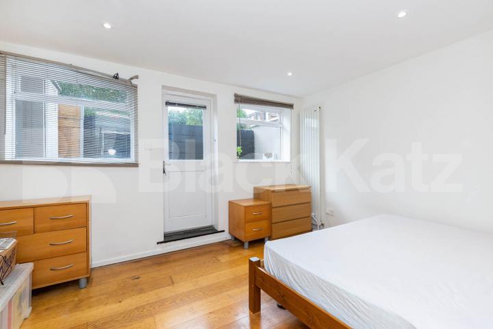 Ground Floor 1 bedroom property with patio located in the heart of Muswell Hill Pages Lane, Muswell Hill